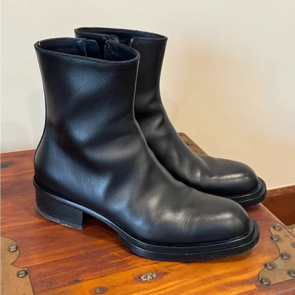 Alexander McQueen | Shoes | Alexander Mcqueen Black Leather  display picture 2